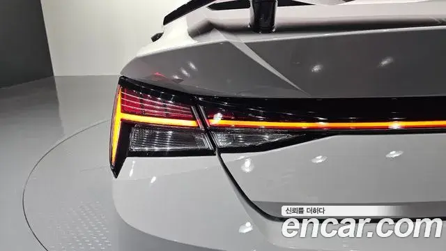 Hyundai The New Avante Hybrid 2021 — Photo 20/33