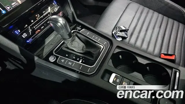 Volkswagen Passat GT 2021 — ფოტო 16/32