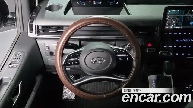 Hyundai Staria 2023 — Фото 13/20