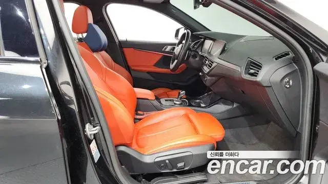 BMW 1 Series 2021 — ფოტო 29/31