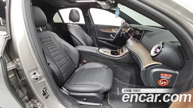 Mercedes-Benz E-Class 2021 — Фото 12/20