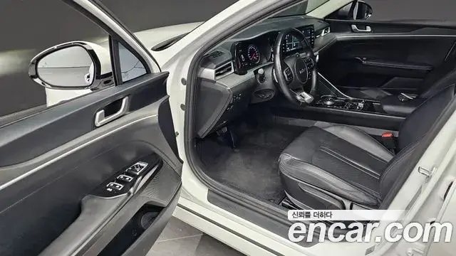 Kia K5 2022 — Şəkil 13/20
