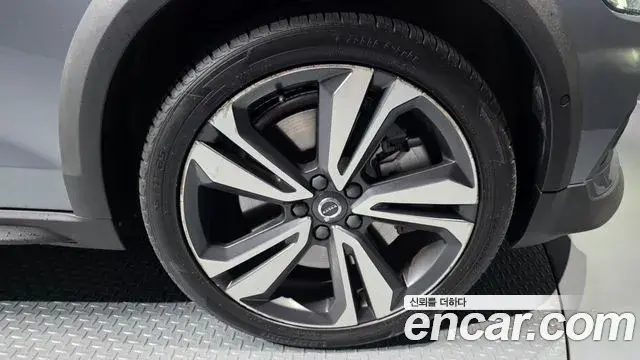 Volvo V60 Cross Country 2019 — ფოტო 20/20