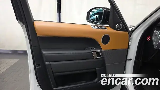 Land Rover Range Rover Sport 2021 — ფოტო 34/37