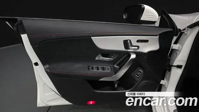 Mercedes-Benz CLA-Class 2022 — Photo 17/32