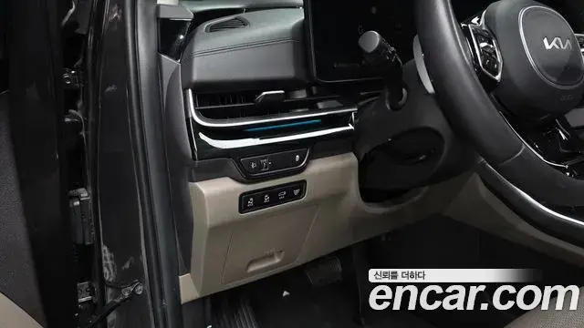 Kia Carnival 2024 — Фото 13/20
