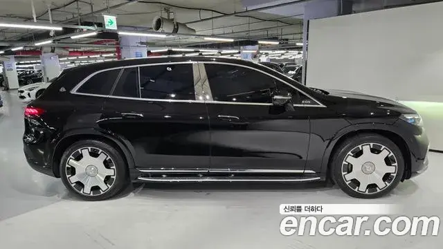 Mercedes-Benz EQS SUV 2025 — Photo 11/20