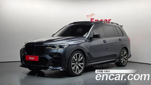 BMW X7 2021 — Фото 1/20