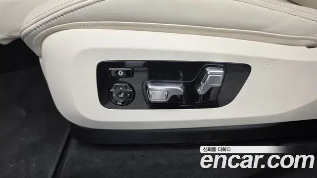 BMW X7 2025 — Photo 18/33