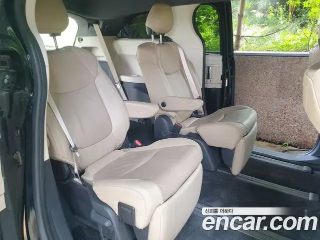 Toyota Sienna 2022 — Şəkil 13/20