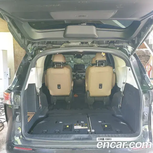 Toyota Sienna 2022 — Şəkil 20/20