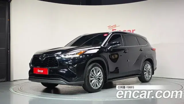 Toyota Highlander 2025 — ფოტო 22/35