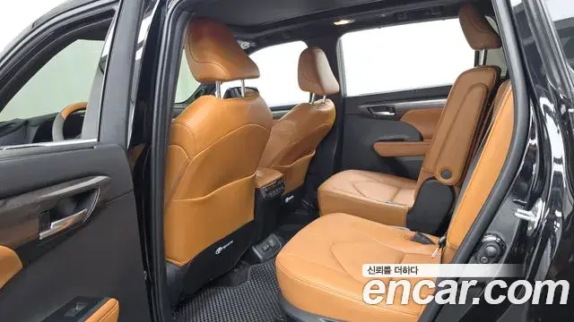 Toyota Highlander 2025 — ფოტო 23/35