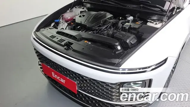 Hyundai Grandeur Hybrid 2023 — ფოტო 17/20