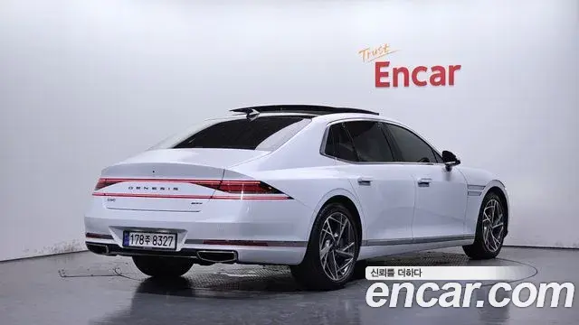 Genesis G90 2022 — ფოტო 18/31