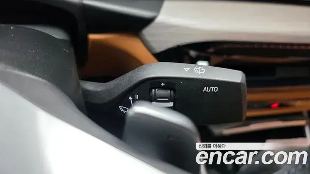 BMW 3 Series 2025 — Photo 28/31