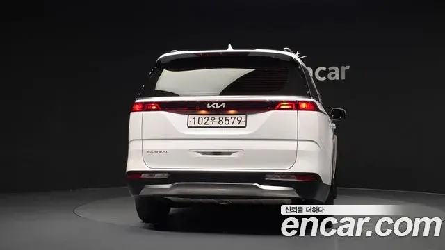 Kia Carnival 2023 — Photo 4/20