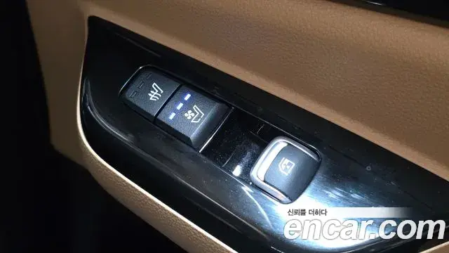 Kia Carnival 2023 — Photo 18/20