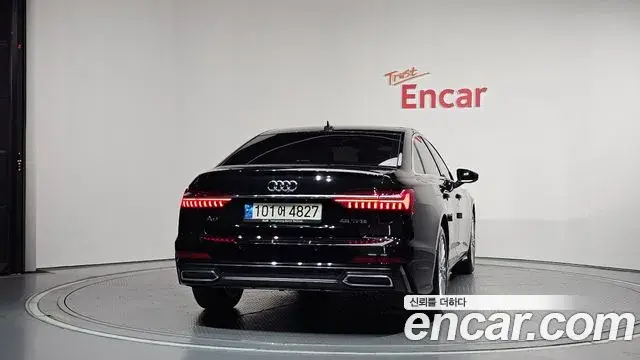 Audi A6 2021 — ფოტო 11/33