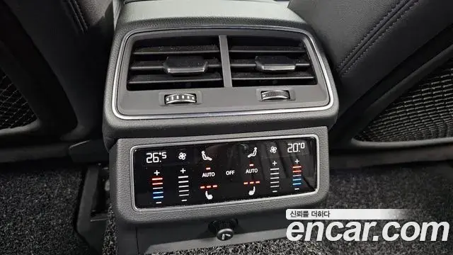 Audi A6 2021 — ფოტო 26/33