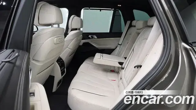 BMW X5 2025 — Photo 22/33