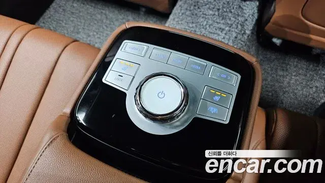 Genesis G80 2023 — ფოტო 32/33
