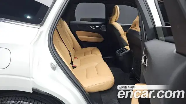 Volvo XC60 2024 — Фото 11/20
