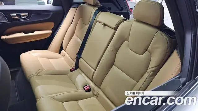 Volvo XC60 2024 — Şəkil 22/35