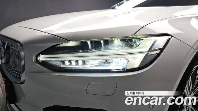 Volvo S90 2021 — ფოტო 31/37