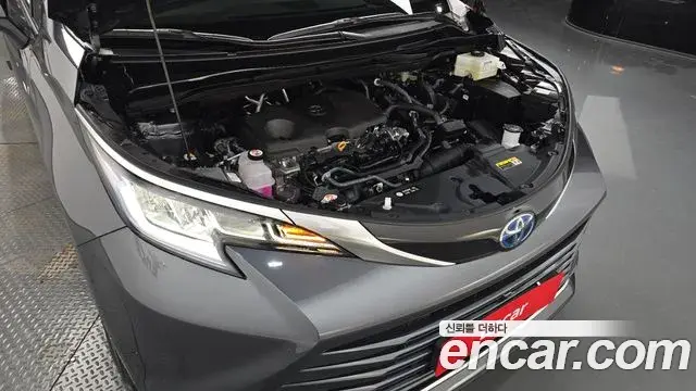 Toyota Sienna 2025 — ფოტო 32/38