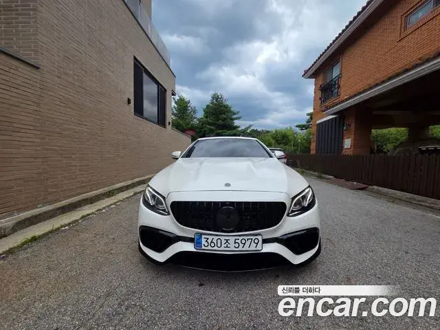 Mercedes-Benz E-Class 2019 — Photo 20/20