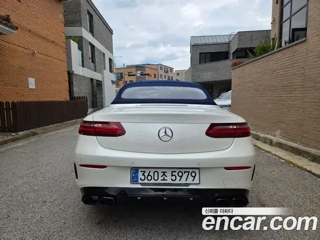 Mercedes-Benz E-Class 2019 — Photo 5/20