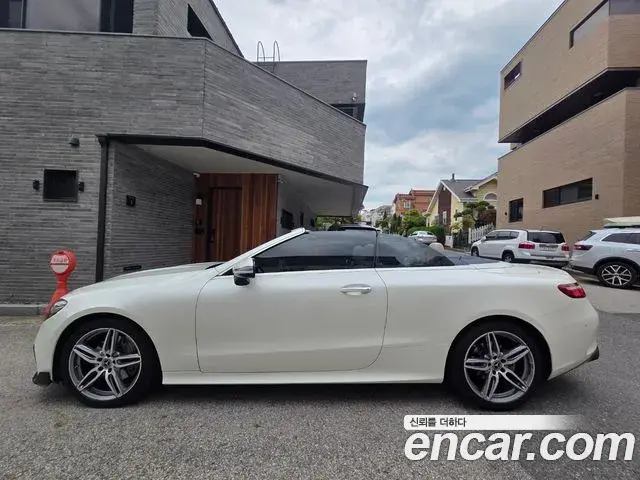 Mercedes-Benz E-Class 2019 — Photo 11/20