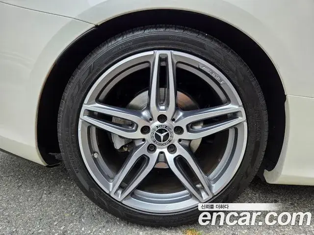 Mercedes-Benz E-Class 2019 — Photo 14/20