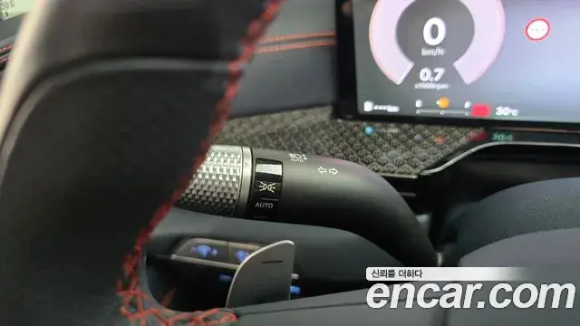 Genesis GV80 Coupe 2024 — Şəkil 32/33