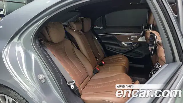 Mercedes-Benz S-Class 2018 — Photo 11/20