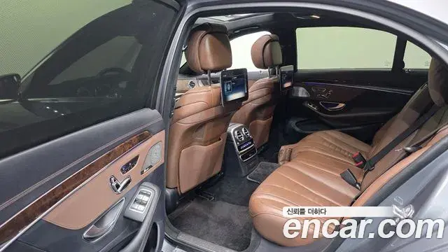 Mercedes-Benz S-Class 2018 — Photo 12/20