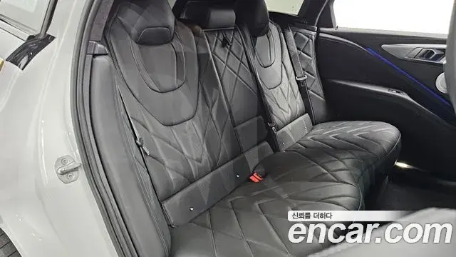BMW XM 2023 — Фото 11/20
