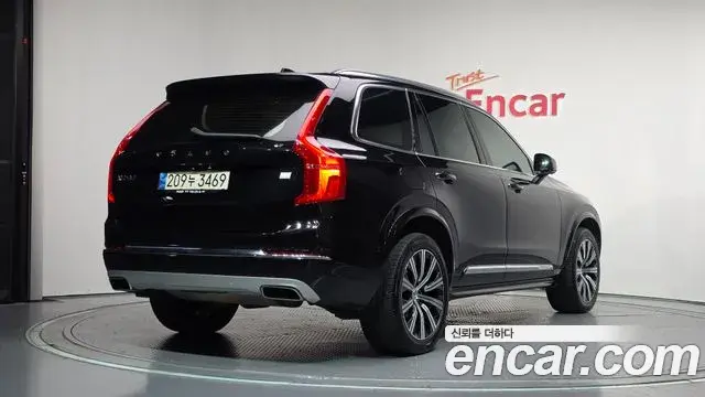 Volvo XC90 2021 — Фото 2/20