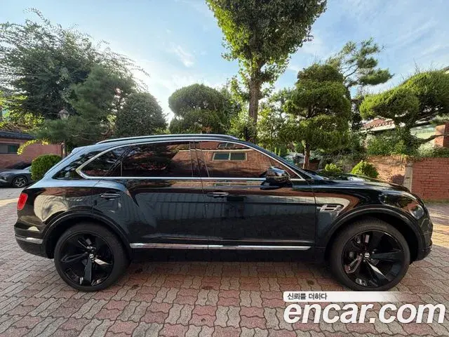 Bentley Bentayga 2018 — Photo 5/7