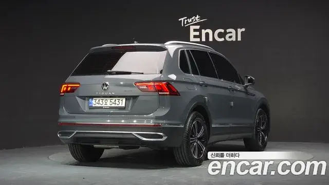 Volkswagen Tiguan 2023 — Фото 2/20