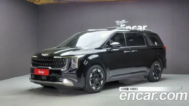 Kia Carnival 2023 — ფოტო 22/33