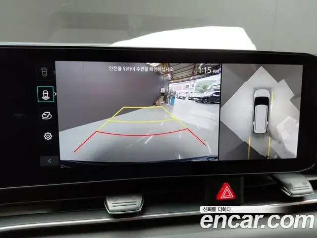 Kia Carnival 2023 — ფოტო 24/33