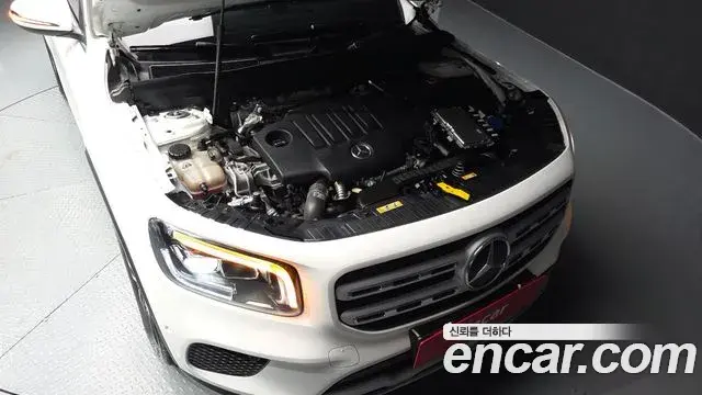 Mercedes-Benz GLB-Class 2021 — Photo 6/20