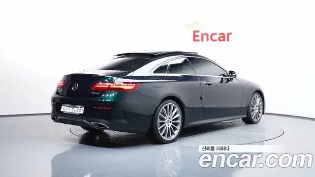 Mercedes-Benz E-Class 2019 — Photo 2/20