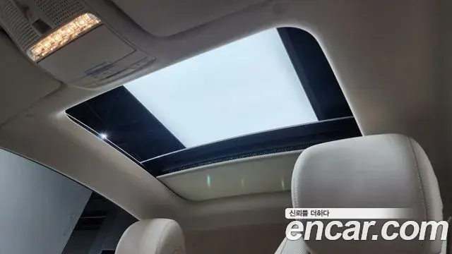Mercedes-Benz E-Class 2019 — Photo 17/20