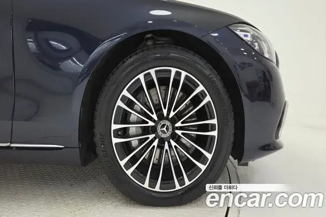 Mercedes-Benz S-Class 2025 — Фото 4/18