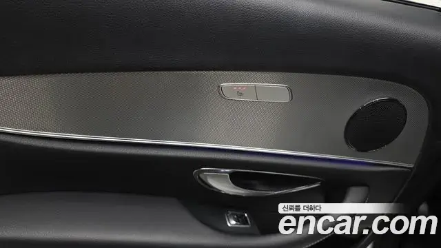 Mercedes-Benz E-Class 2018 — Фото 18/20