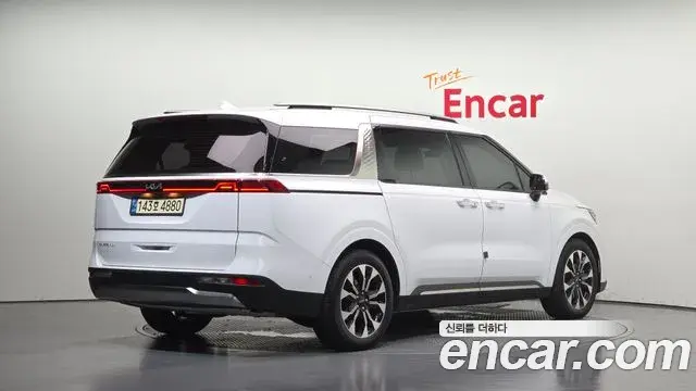 Kia Carnival 2022 — Photo 1/20