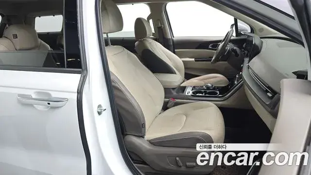 Kia Carnival 2022 — Photo 10/20